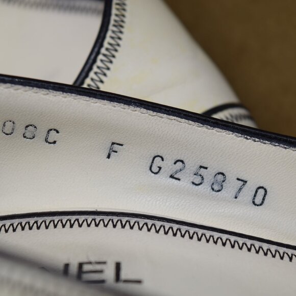 2008 CHANEL Ivory White Cap Toe Heels Pumps 37.5 C 7 Brighton Way 85mm CC Logo - Picture 12 of 16